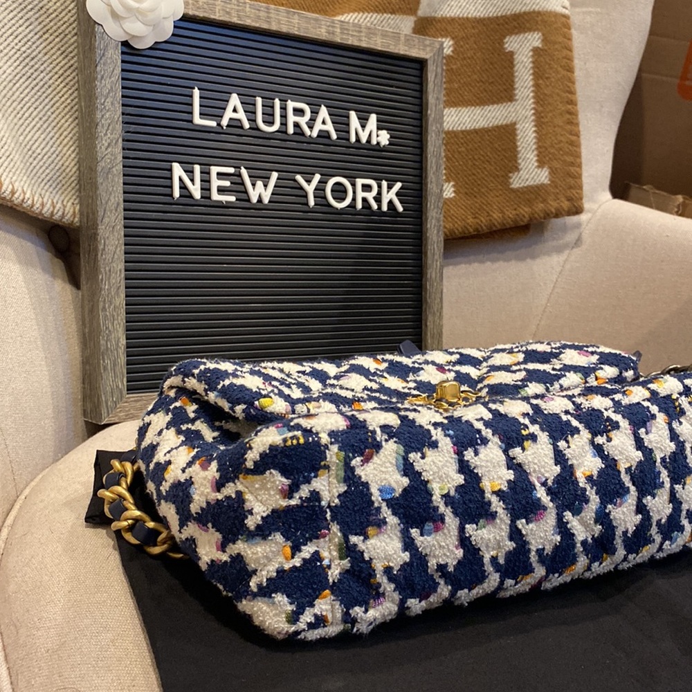 CHANEL Navy White Multicolor Houndstooth Tweed Shoulder Bag with Gold Hardware - Picture 3 of 15
